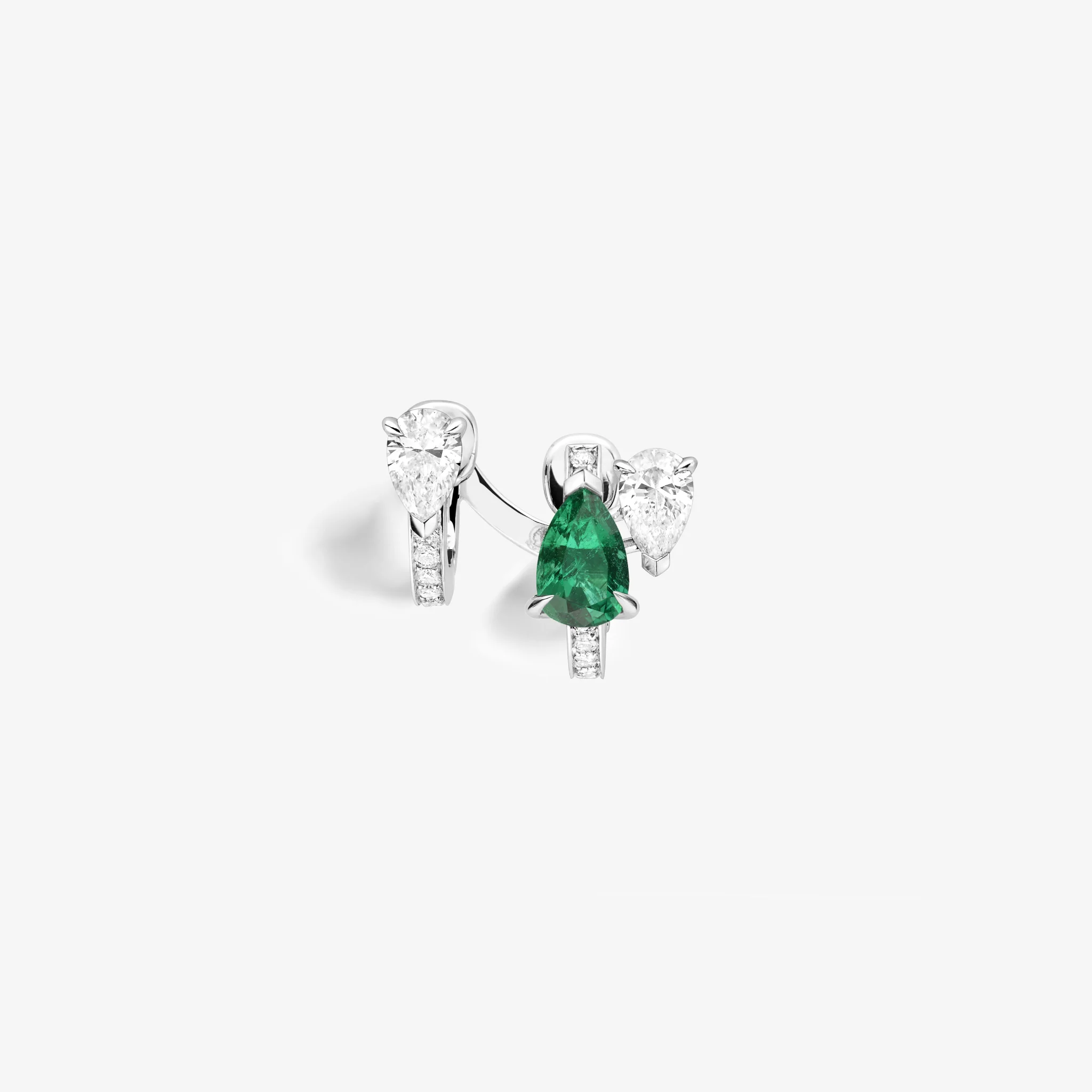 Serti sur Vide earring set with 2 diamonds and 1 emerald