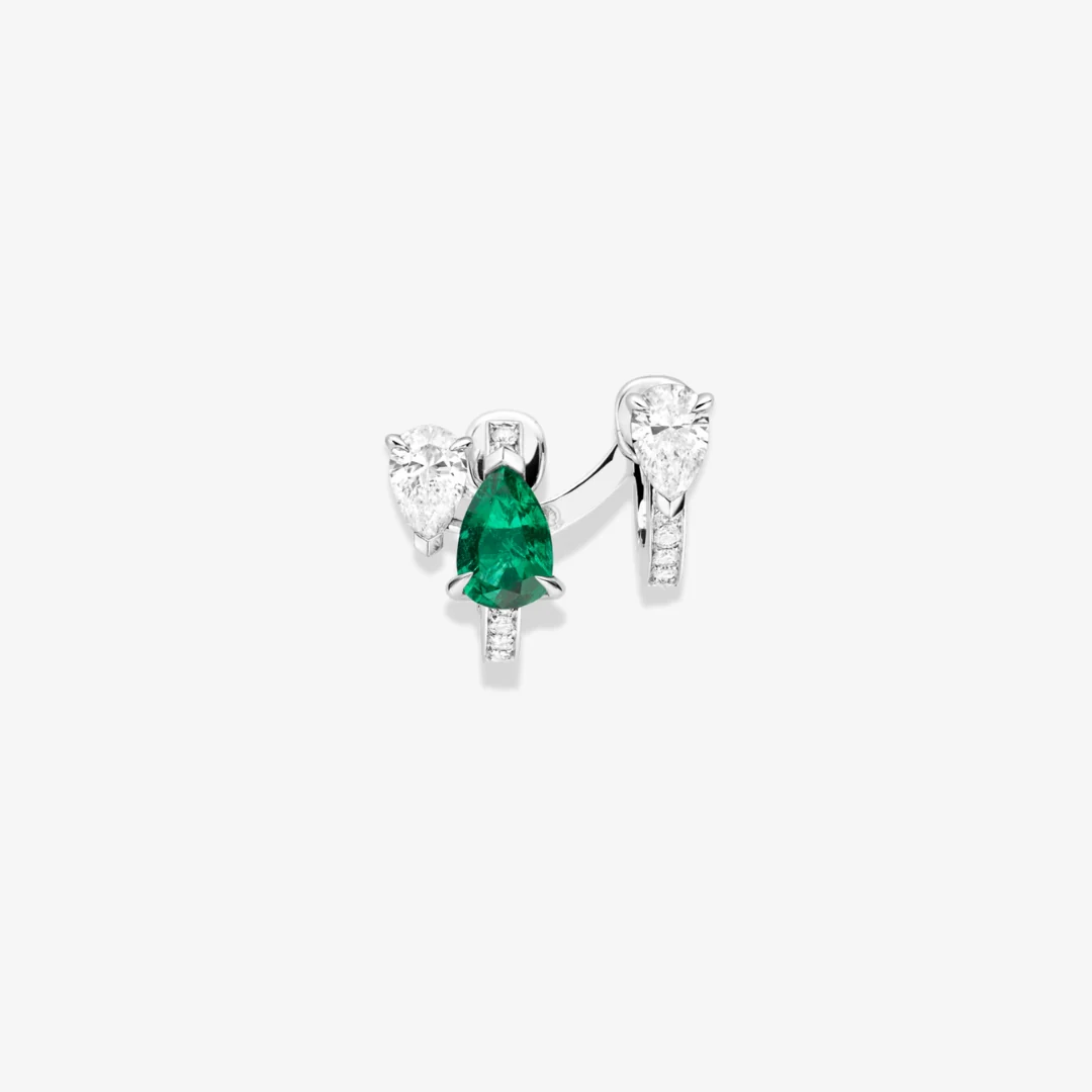 Serti sur Vide earring set with 2 diamonds and 1 emerald - Image 3